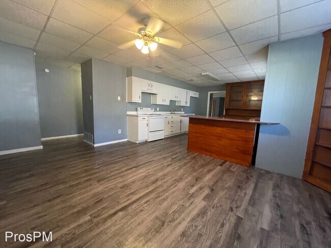 Building Photo - 3 br, 1.5 bath House - 945 Marlene Drive