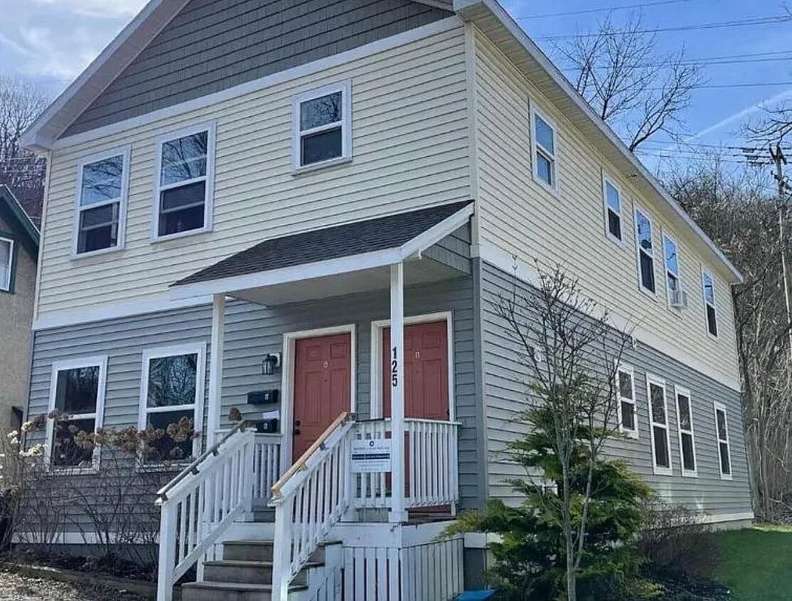 Foto principal - 125 Elmira Rd