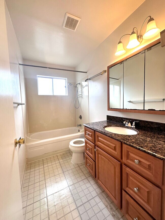 Updated bath - 3424 Yosemite Ave