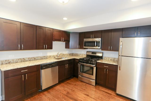 Foto del edificio - 1218 W Diversey Pkwy