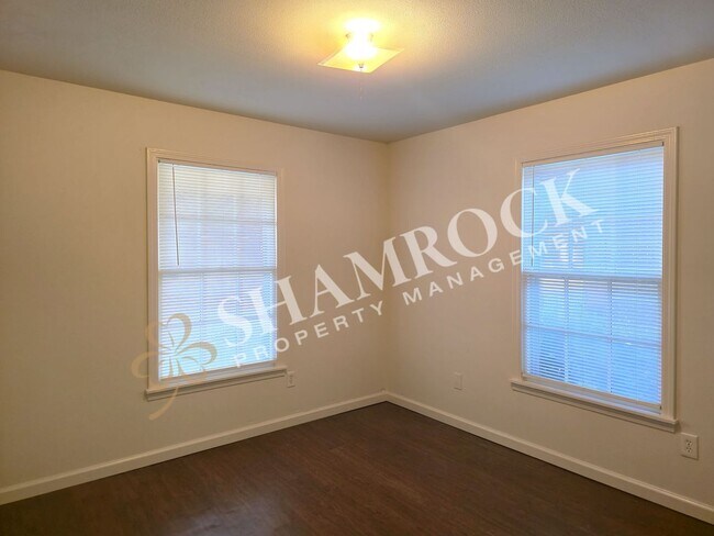 Foto del edificio - Central Waco Charm