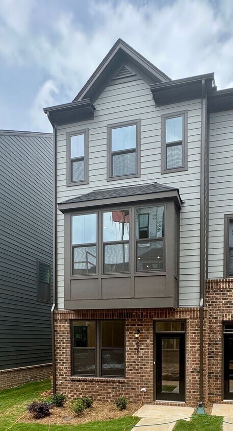 Foto principal - New Construction in Southend
