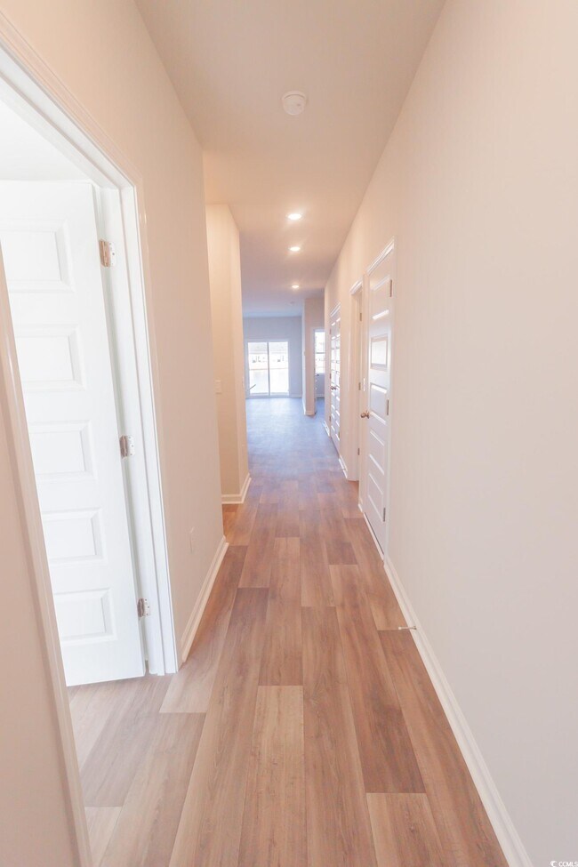 Foto del edificio - 1375 Speedway St