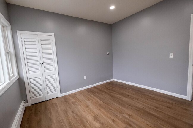 Foto del edificio - 99 Laidlaw Ave