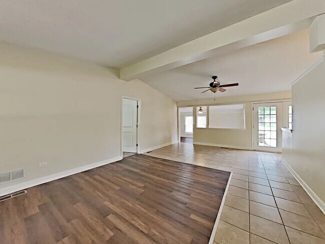 Foto del edificio - 778 N Elmwood Dr