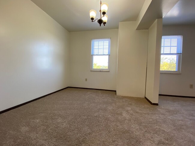 Foto del edificio - North Hills 2 BR Apartment! Perfect Locati...