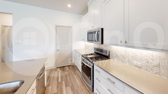 Building Photo - 11236 Sugarlands Dr