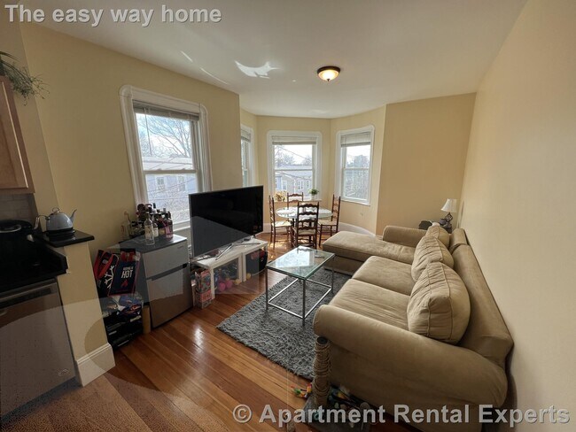 Building Photo - 48-50 Lowell St Unit #2