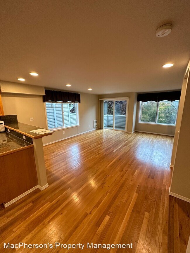 Building Photo - 3 br, 2 bath House - 8538 Midvale Ave N #B
