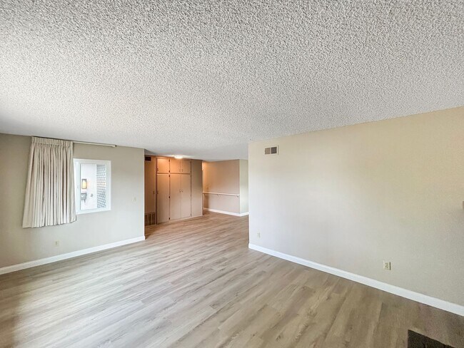 Foto del edificio - Charming 3BD/2BA House in Santee W/ W/D, M...