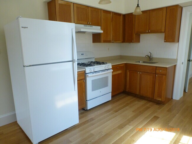 Building Photo - 212 W Miner St