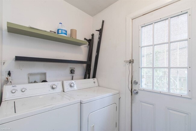 Building Photo - 2 br, 1 bath Duplex - 1813 W OXFORD ST Unit 1