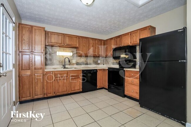 Foto del edificio - 8044 Buckland Dr