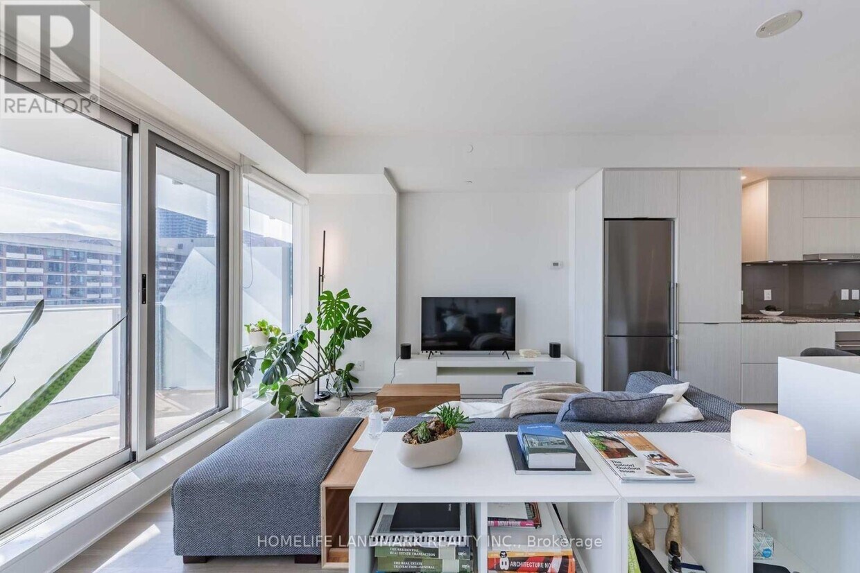 Photo principale - 1-1101 Bloor St E