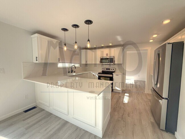 Foto del edificio - Spacious Nine Mile Home On Acreage