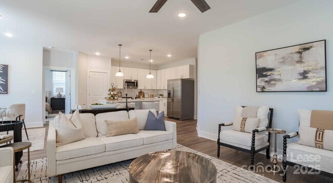 Foto del edificio - 8629 Chagrin Dr