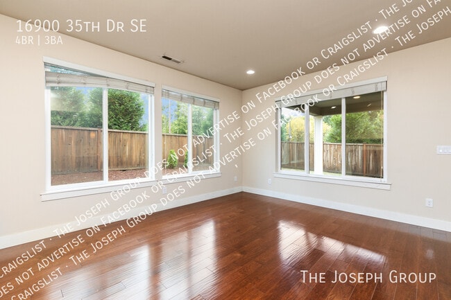 Building Photo - 16900 35th Dr SE