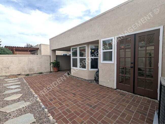 Foto del edificio - Delightfully Updated 2 BR/ 2.5 BA with Bonus Room in Highly Desired Las Brisas in Bernardo Heights!