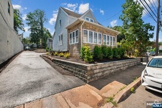 Building Photo - 567 S Broad St