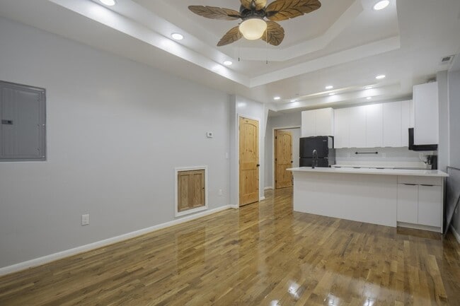 Building Photo - 802 Central Ave