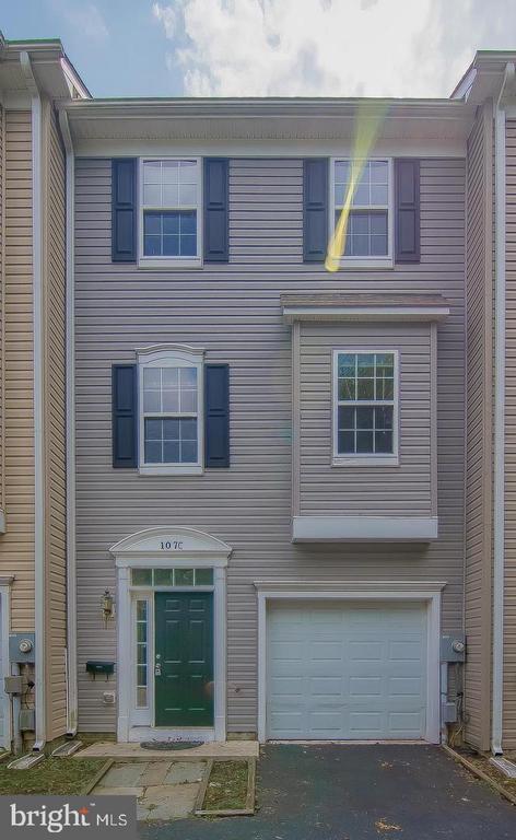 Building Photo - 107 Burck St