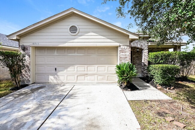 Building Photo - 10743 Jordan Heights Dr
