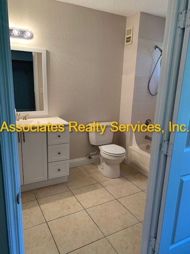 Foto del edificio - 3 bedroom home in Windsor Park!  Move in early August!