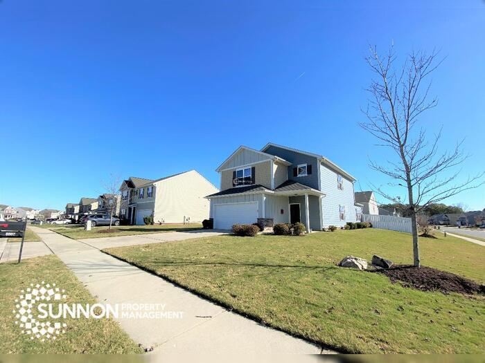 Primary Photo - Charming 4 Bed, 3 Bath Home Corner Lot in ...