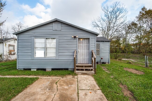 Building Photo - 4611 White Rock St