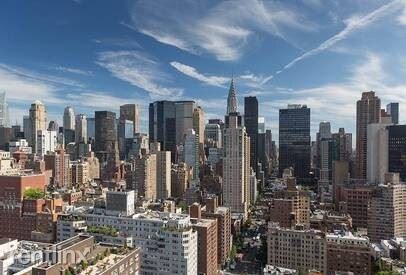 Foto del edificio - 200 E 33rd St