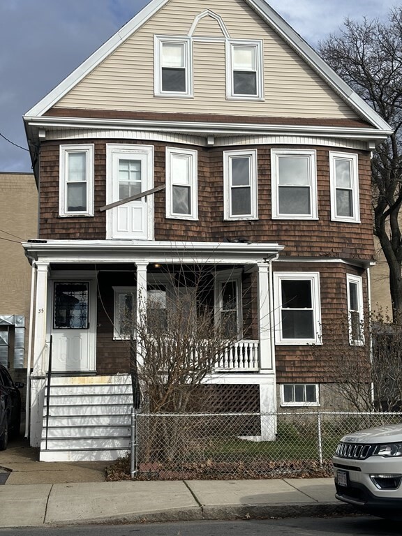 Building Photo - 35 Pleasant St