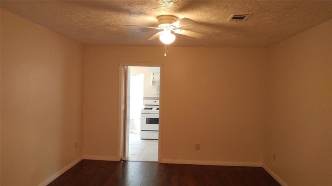 Building Photo - 15818 Chimney Rock Rd