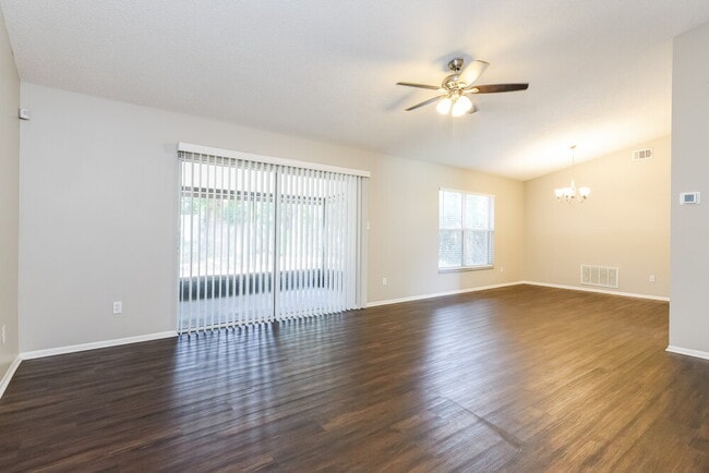 Building Photo - 2739 Sumba Ave