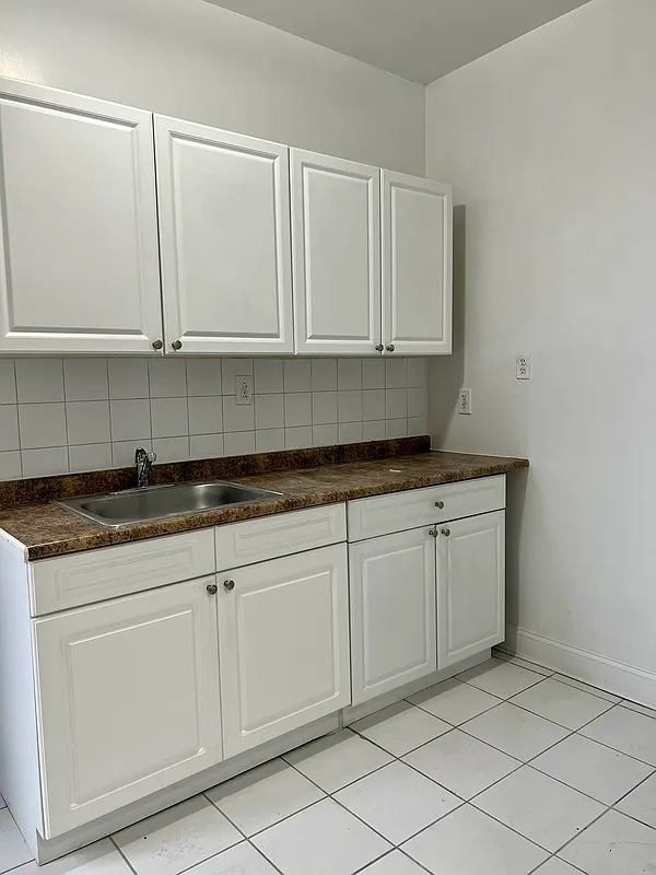 Building Photo - 2095 Grand Concourse