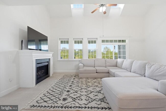 Building Photo - 13940 Greendale Dr