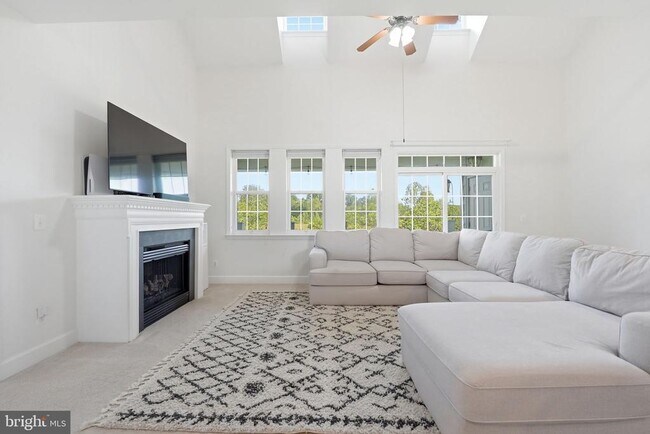 Foto del edificio - 13940 Greendale Dr