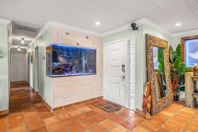 Foto del edificio - 8728 Bay Crest Ln