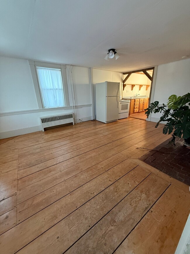 Building Photo - 145 Waldoboro Rd