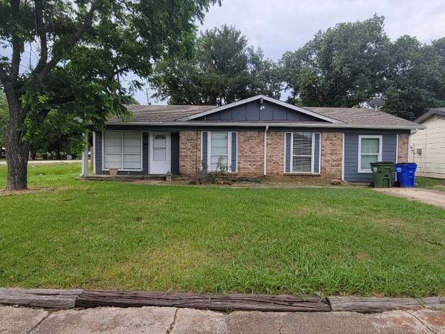 Building Photo - 12612 Monaco Ln