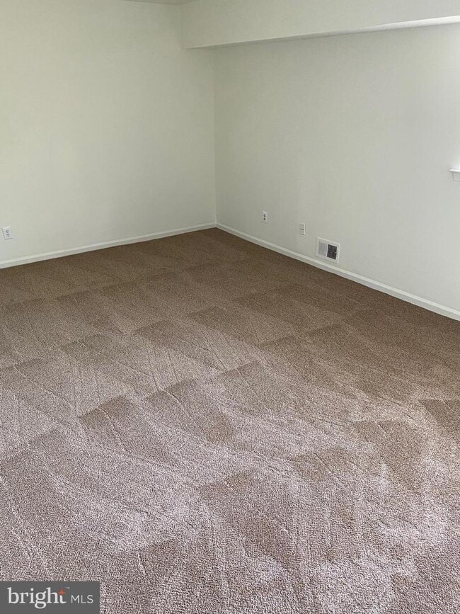 4129 Weeping Willow Ct Unit 142C, Chantilly, VA 20151 Apartment for