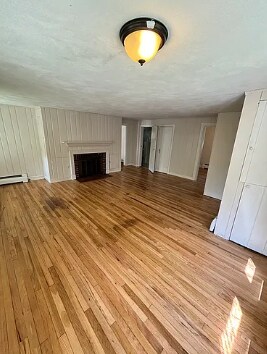 Foto del edificio - 1057 N Pleasant St
