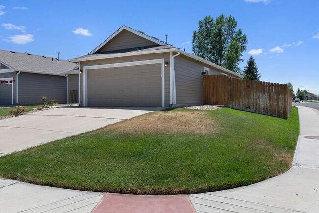 Building Photo - 3 Bedroom Ranch in North Fort Collins
