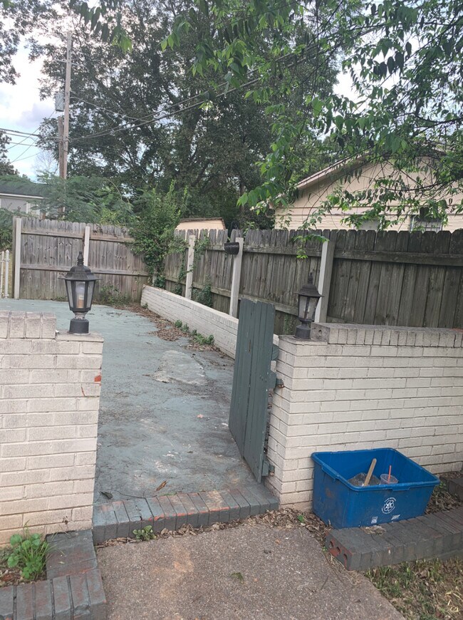 Foto del edificio - 1618 Hampton Rd NW