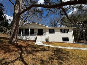 Building Photo - 215 Rivermont Rd