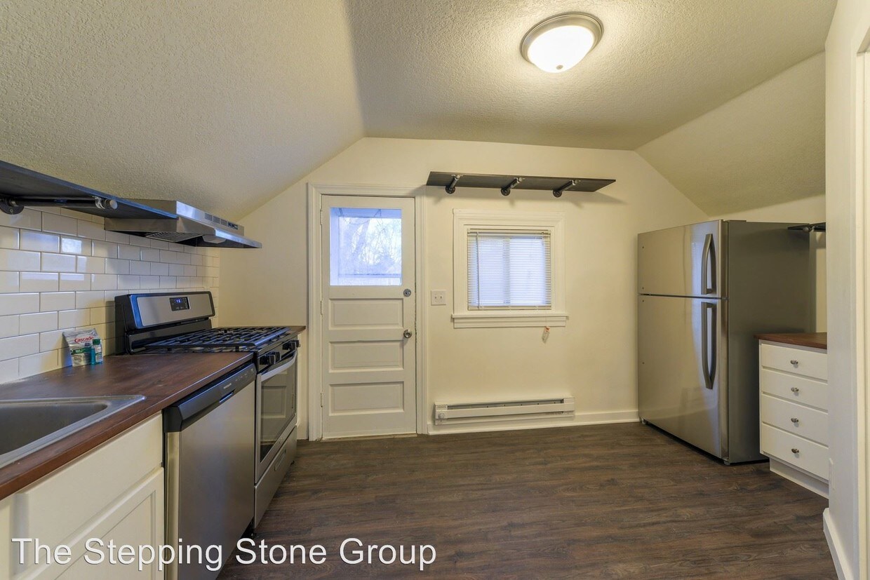 Primary Photo - 1115 4th St NE