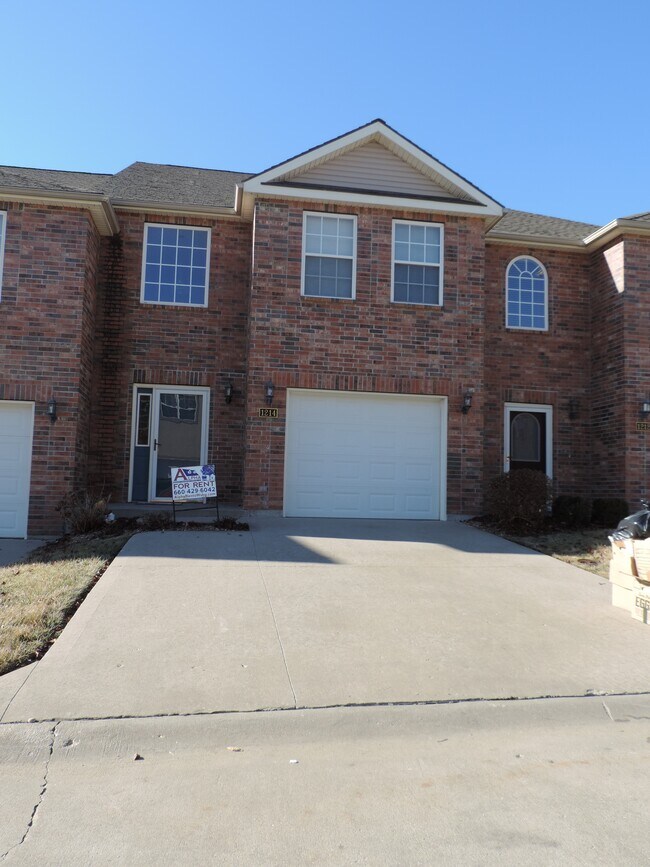 Building Photo - 1214 Dustins Way