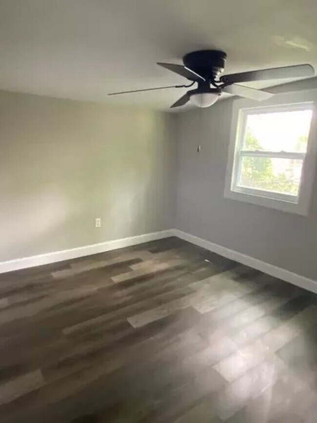 Building Photo - RENOVATED 3 Bedroom, 2 Bath Ranch Home