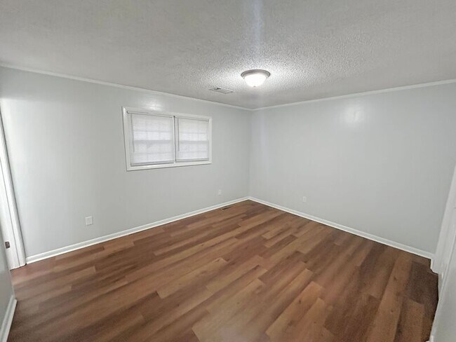 Building Photo - 3032 Summit Ridge Dr