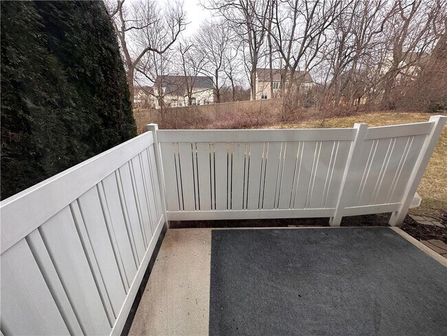 Building Photo - 5970 Saratoga Ln