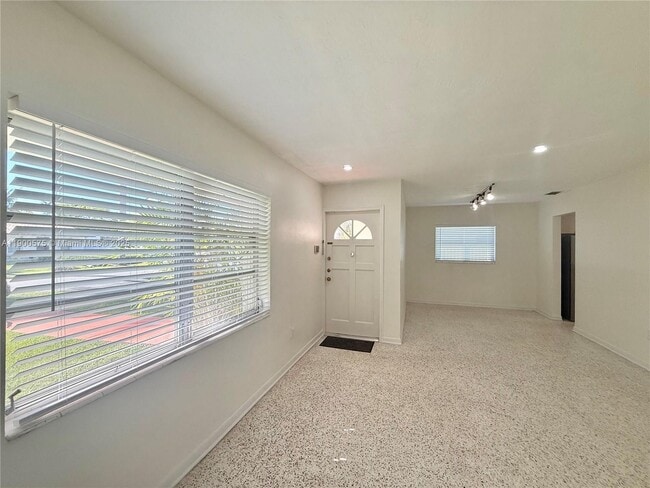 Building Photo - 2671 SW 118th Ct